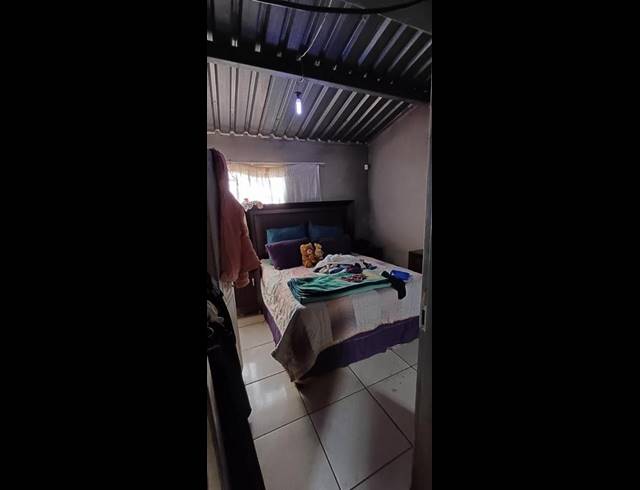 6 BEDROOM HOUSE FOR SALE IN RONDEBULT